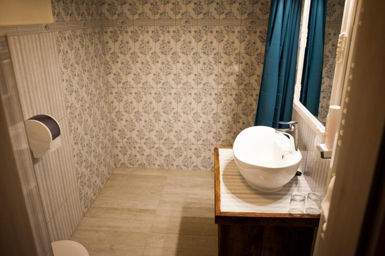 Pajta Apartman Es Vendeghaz タタ エクステリア 写真
