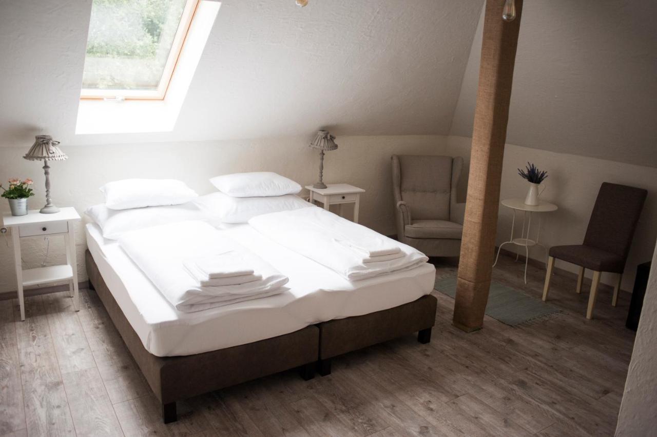 Pajta Apartman Es Vendeghaz タタ エクステリア 写真