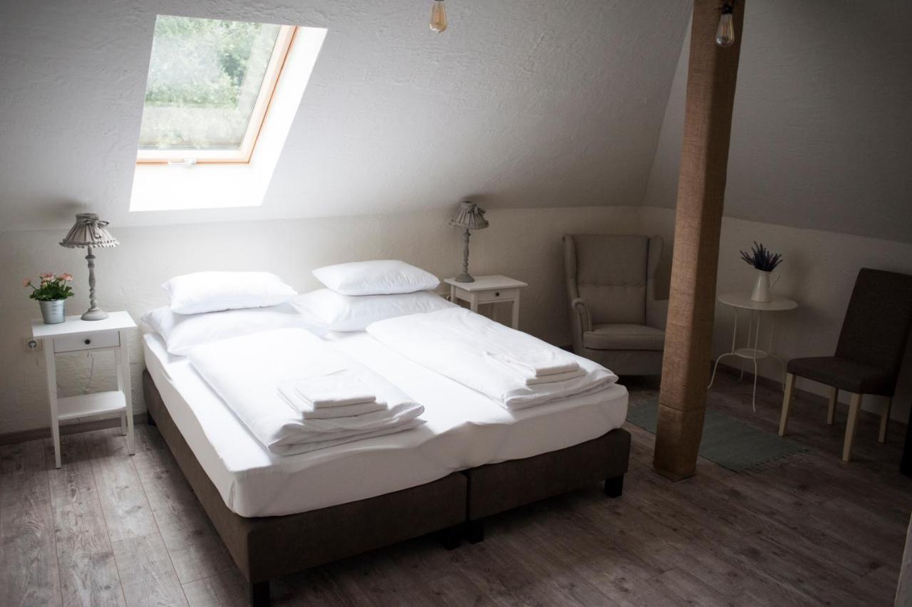 Pajta Apartman Es Vendeghaz タタ エクステリア 写真