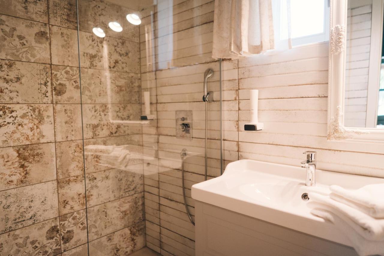 Pajta Apartman Es Vendeghaz タタ エクステリア 写真